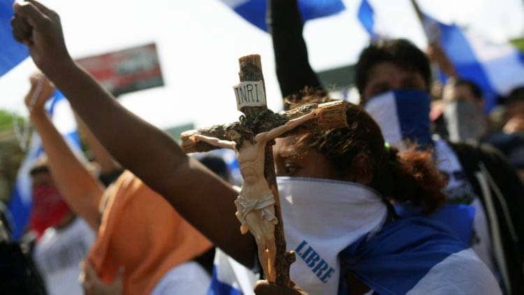 Por que está havendo uma Perseguição aos Cristãos Católicos na Nicarágua