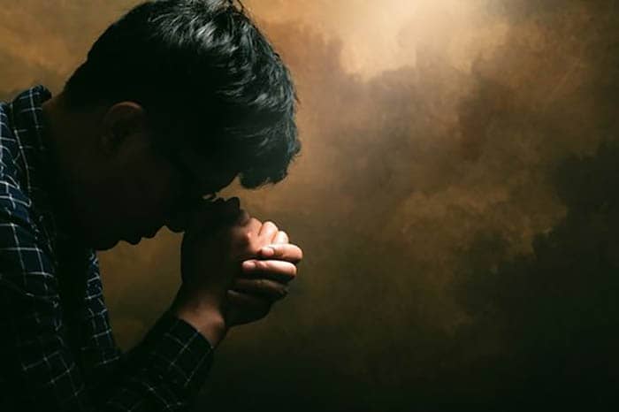 Oração para ansiedade como rezar